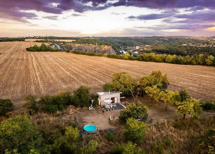 Tiny House - V Rezi U Prahy Lägenhet