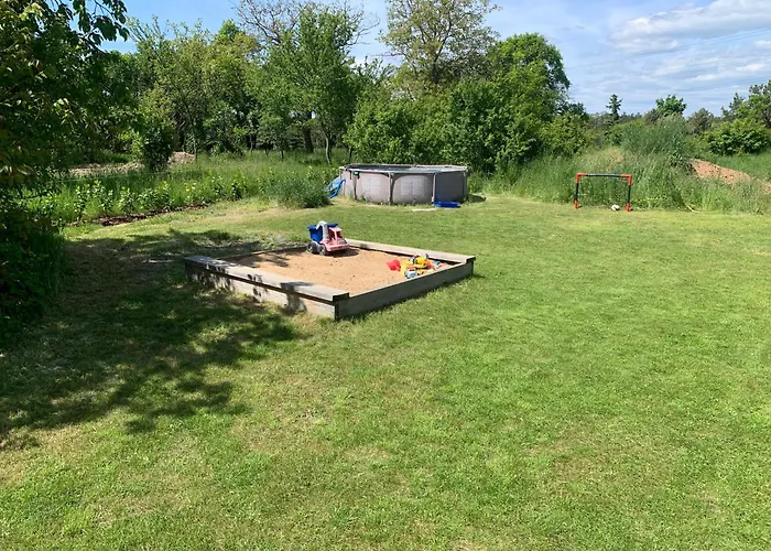 Tiny House - V Rezi U Prahy Lägenhet *